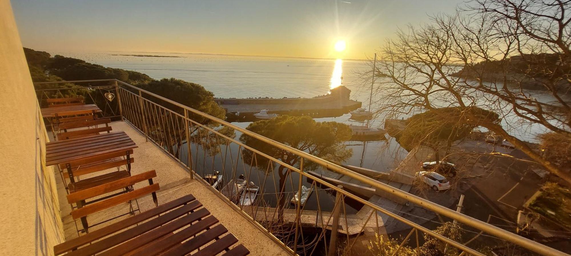 Villa Mira Bed And Breakfast Duino Buitenkant foto